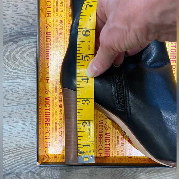 Pour La Victoire Black Full Leather Heeled Boots, size 8.5M - Picture 6 of 9